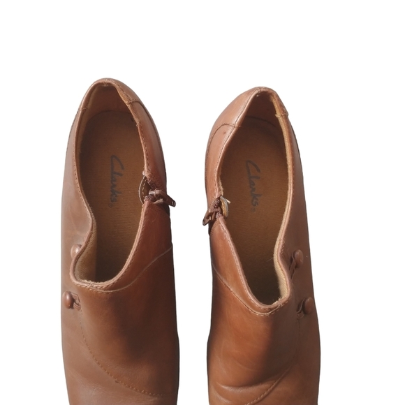 Clarks Leather Heeled Ankle Bootie  Warm Brown 8M - Picture 3 of 10